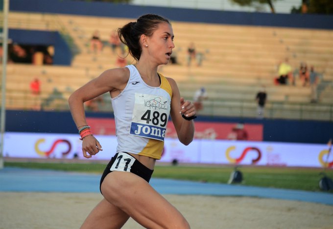 Carmen Riañok 5000 m eta 3000 m oztopo probetako errekorrak ondu ditu 23 urte arteko kategorian